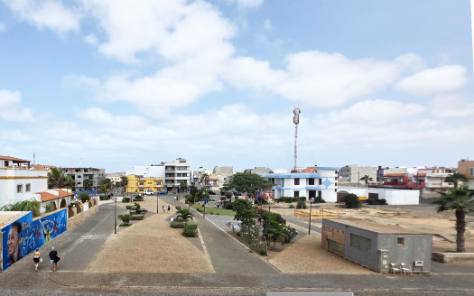 MODERN 1-BEDROOM APARTMENT IN THE HEART OF SANTA MARIA